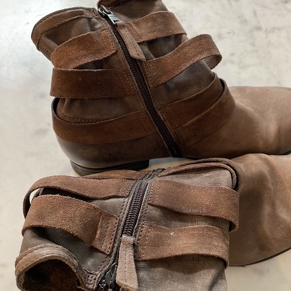 Miz Mooz Savvy Brown Buckle Boots - Picture 4 of 10